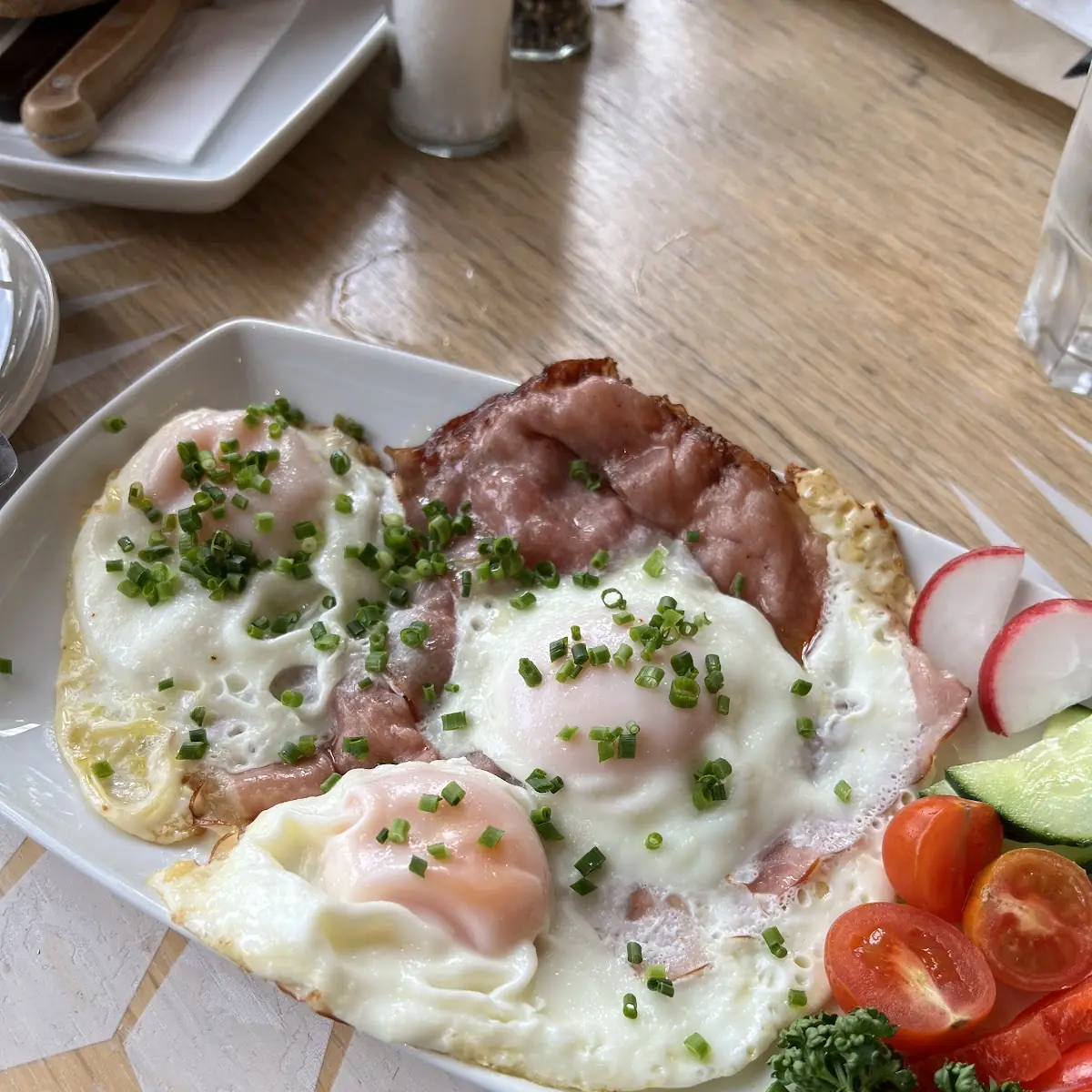 Ham &Eggs