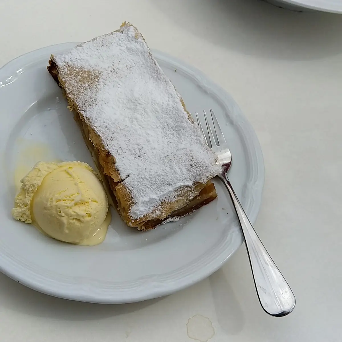 Topfenstrudel Mit Vanillesoße
