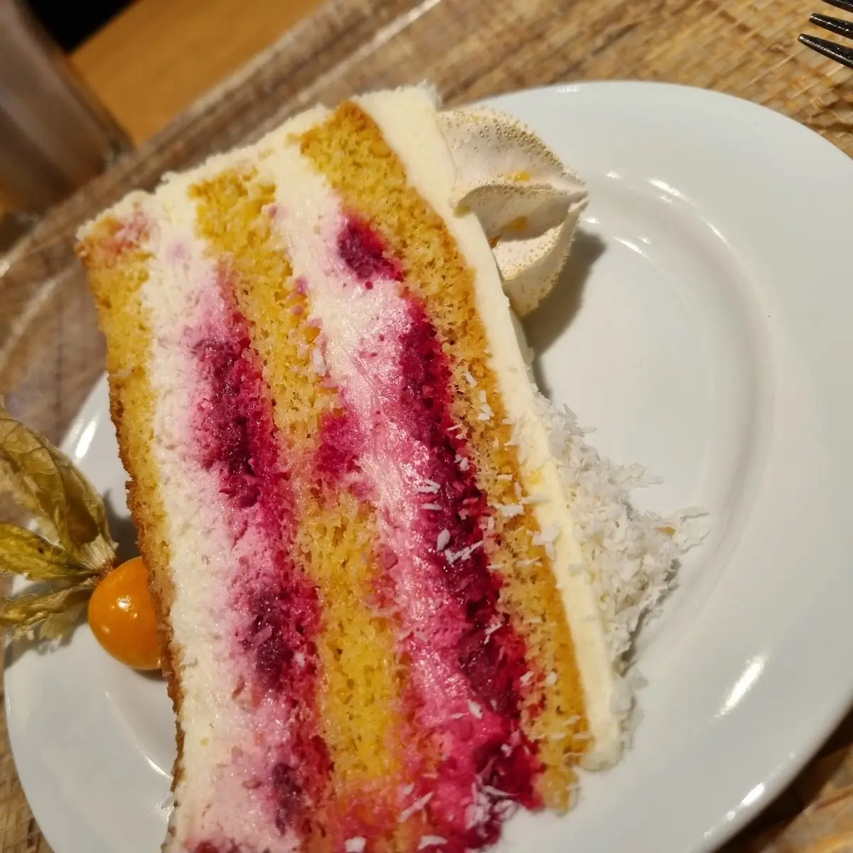 Kokos-himbeer-torte