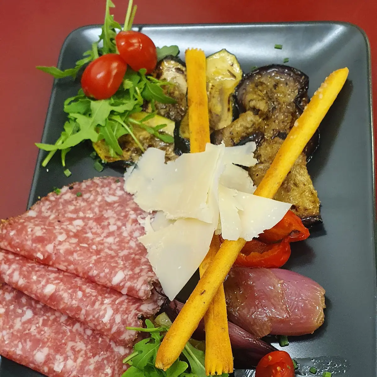 Antipasti Teller Mit Pfeffersalami