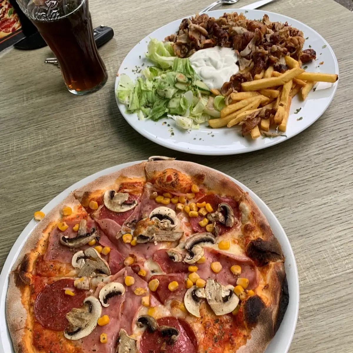 Gemischte Pizza