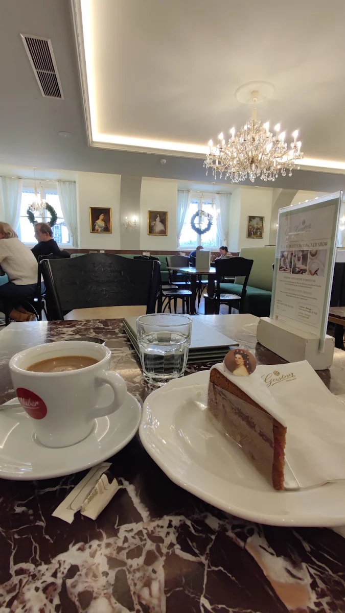 Sisi's Torte Und Kaffee