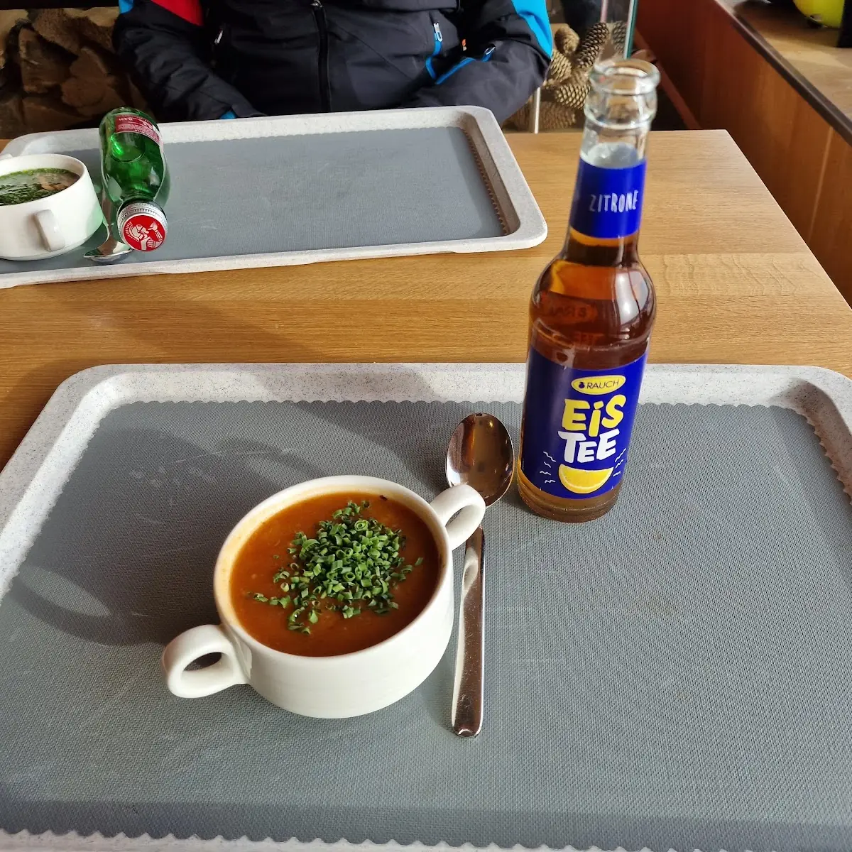 Goulashsoep Met Bieslook En Ice Tea
