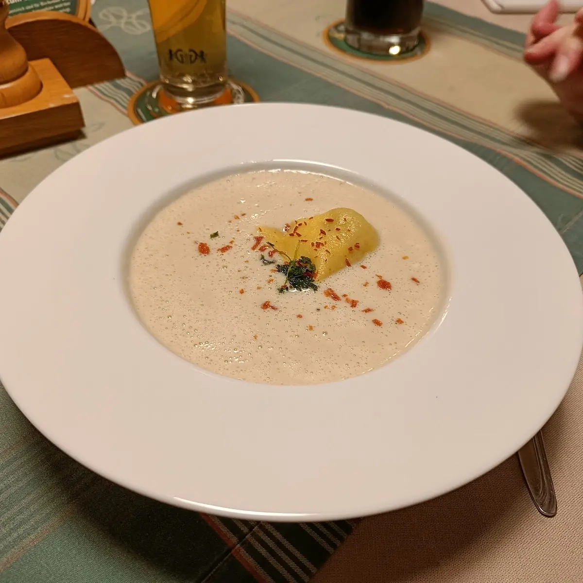 Karfiolcremesuppe Mit Ravioli