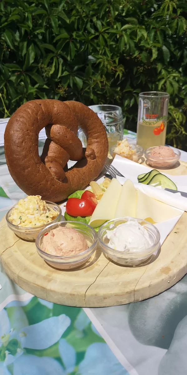 Brezel Mit Diversen Aufstriche