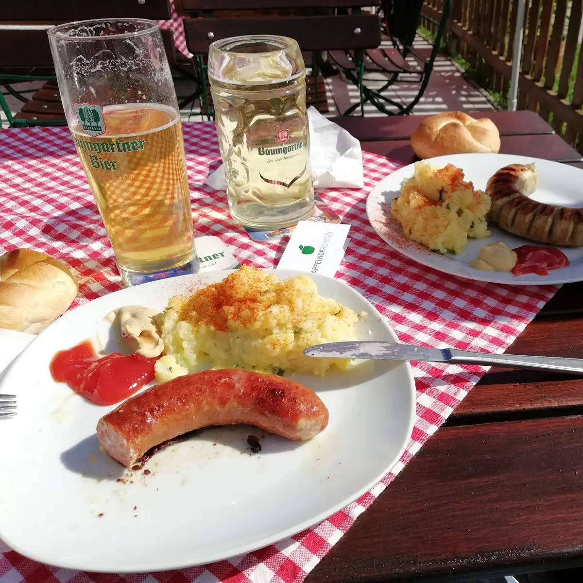 Käsekrainer Mit Kartoffelsalat