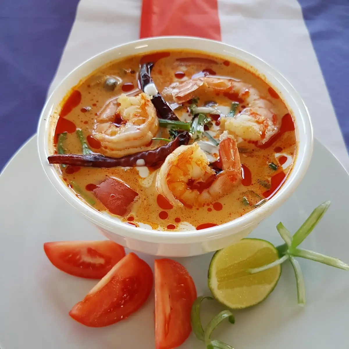 Tom Yam Gai (scharf)