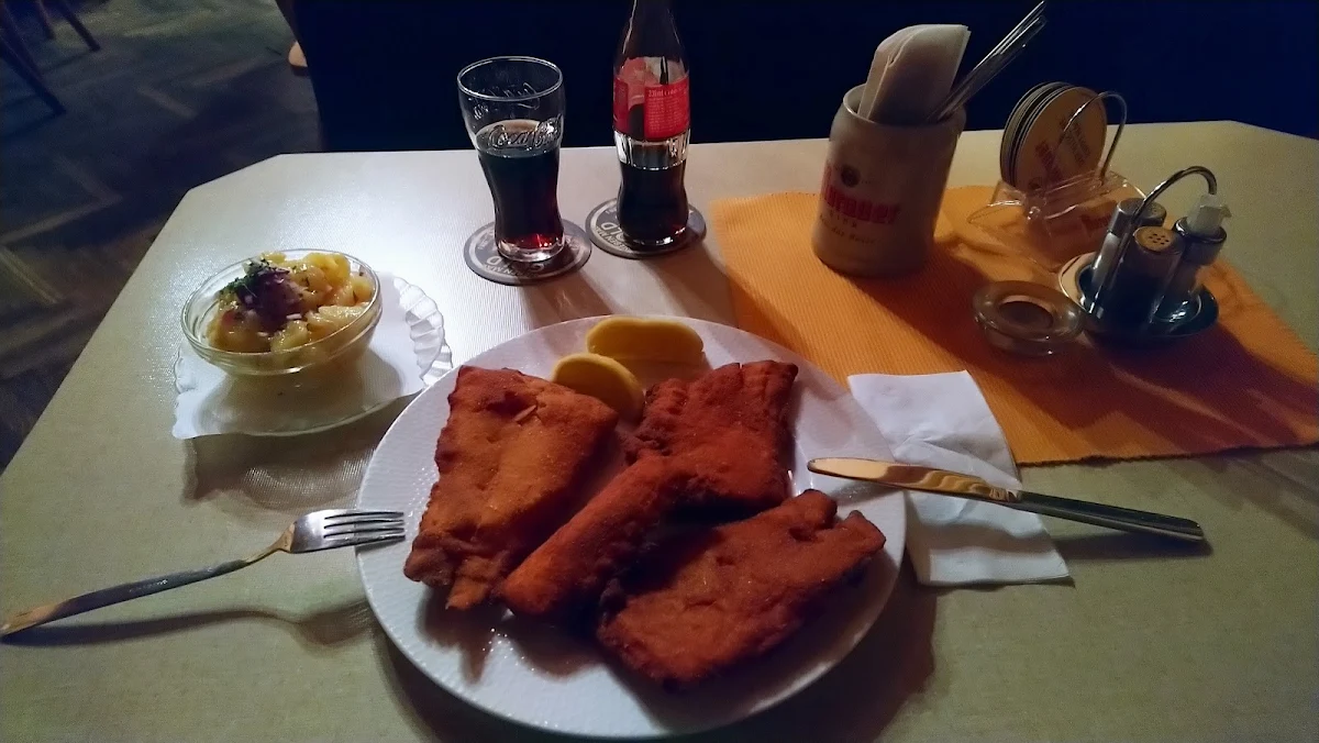 Schweinsschnitzerl Mit Kartoffelsalat