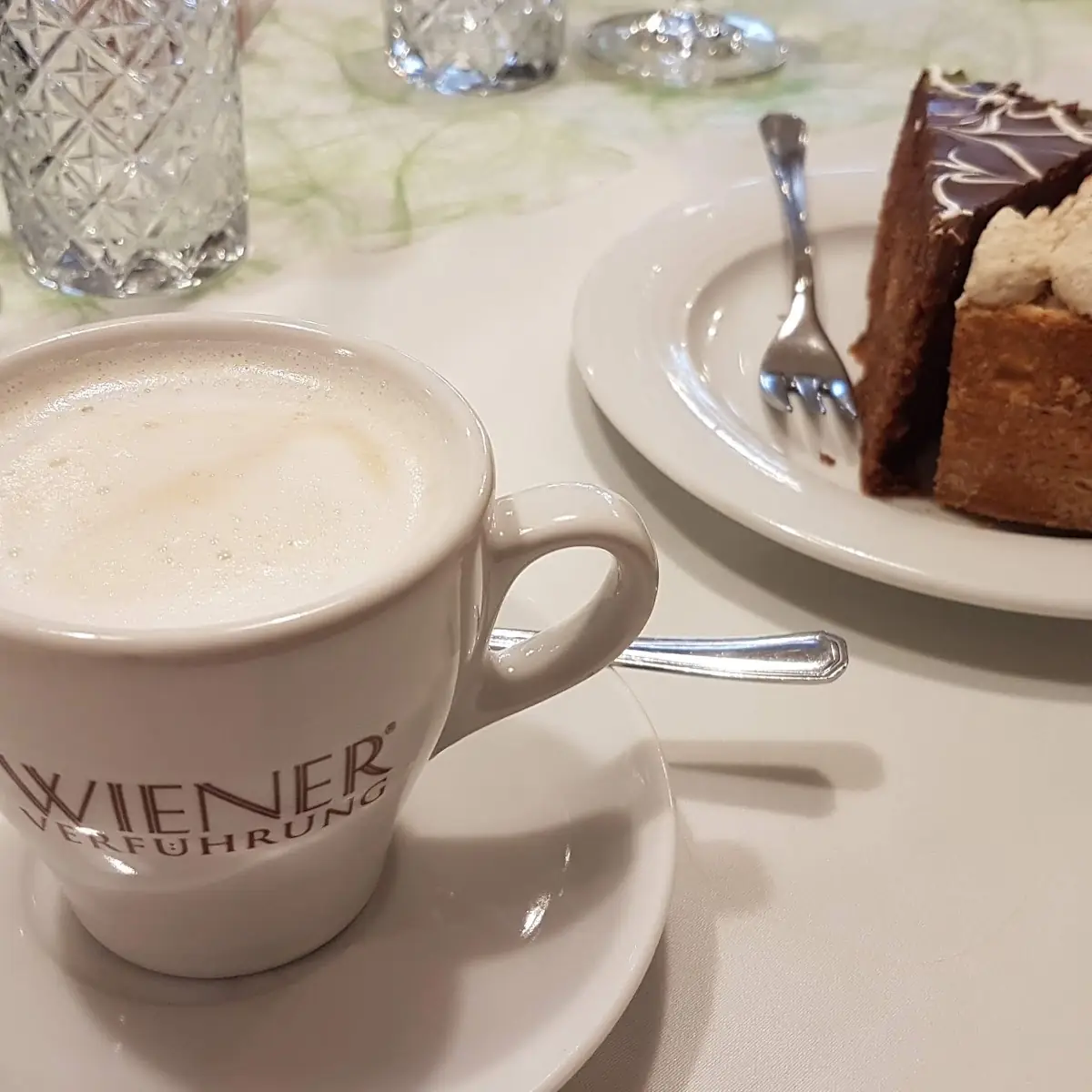 Melange Und Kuchen