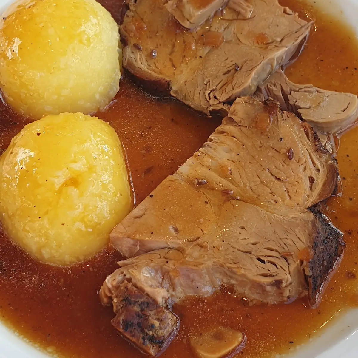 Schweinsbraten Mit Kartoffelknödel