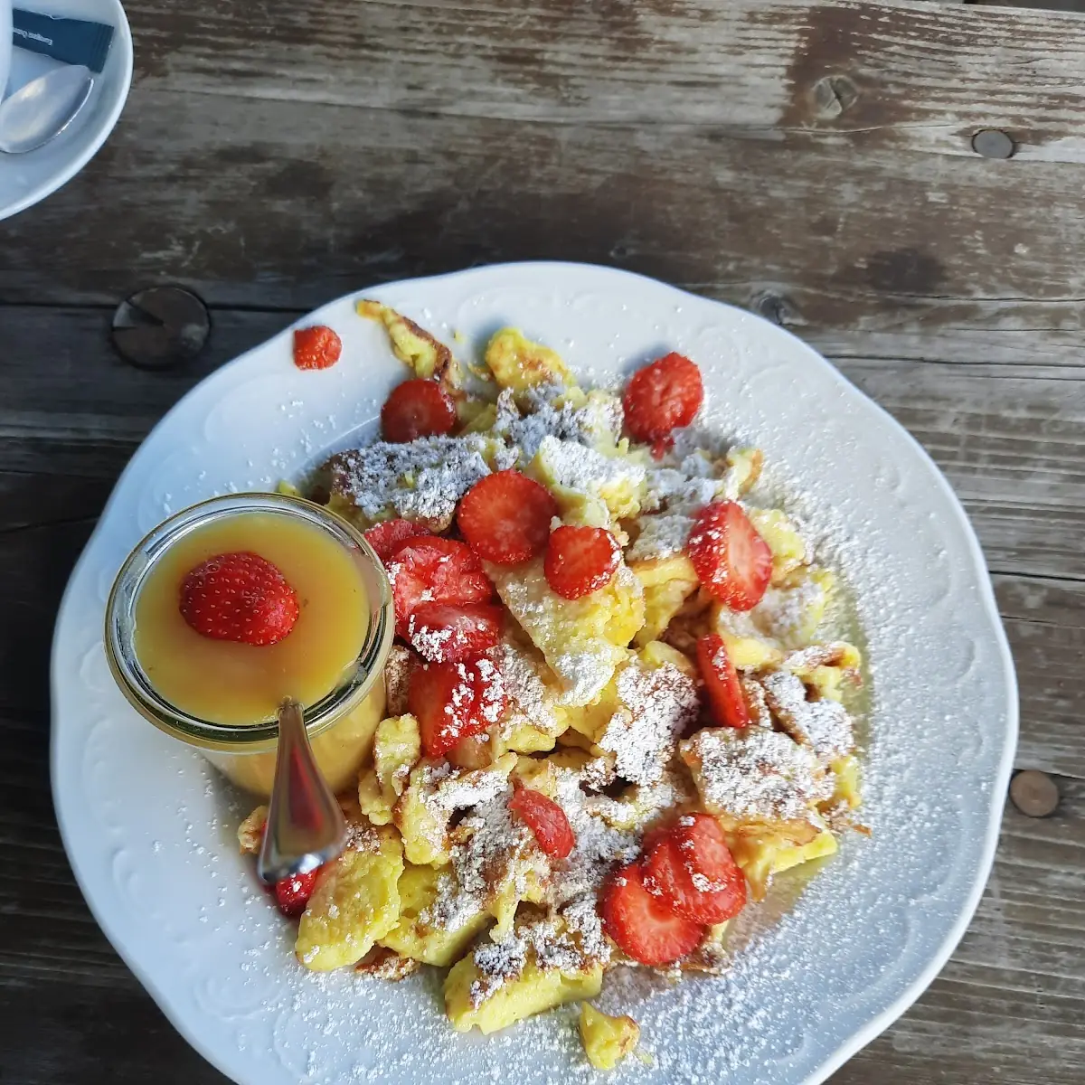 Kaiserschmarrn Mit Frischen Erdbeeren