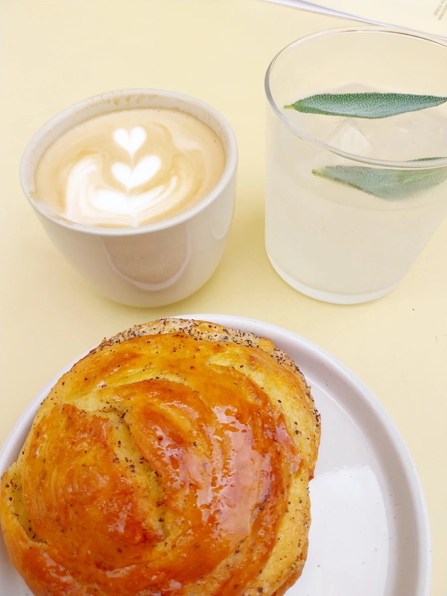 Cappuccino Limoncello Spritz Teilchen