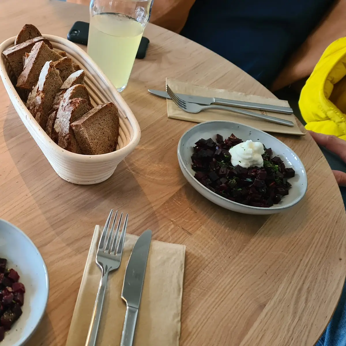 Rote Rüben Mit Schafkäse, Speis am LENDHAFEN
