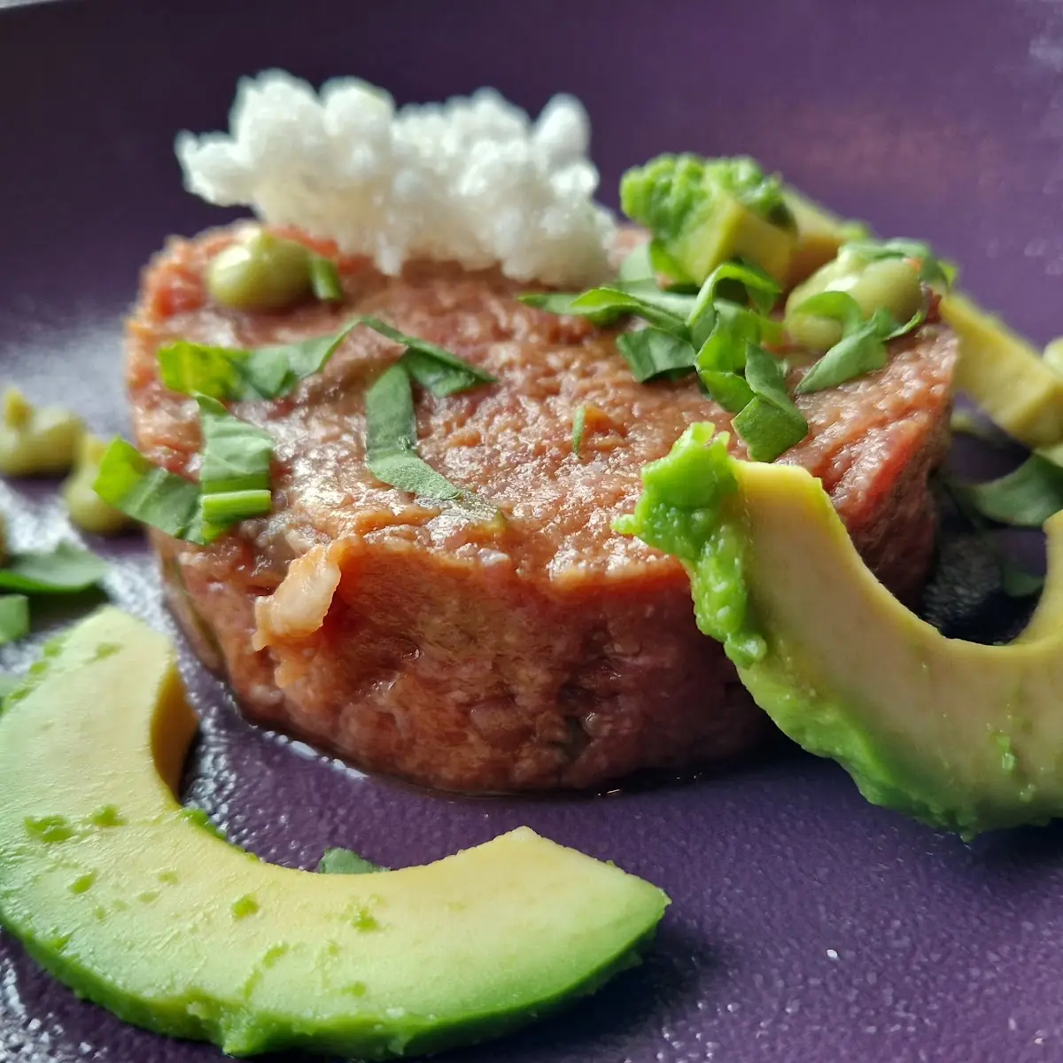 Frisches Thunfisch-tatar