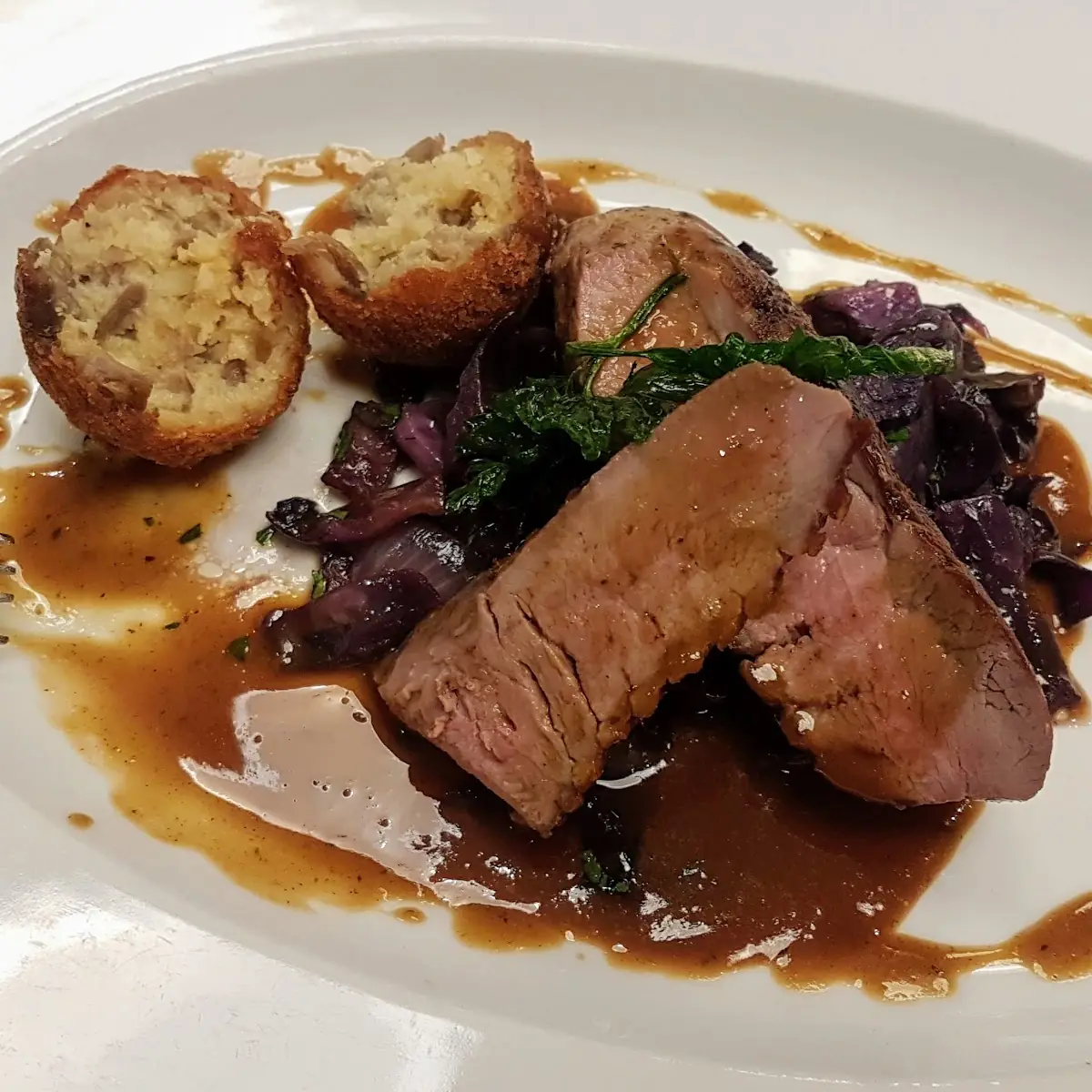 Ente Auf Rotkraut Mit Brezelknöderl