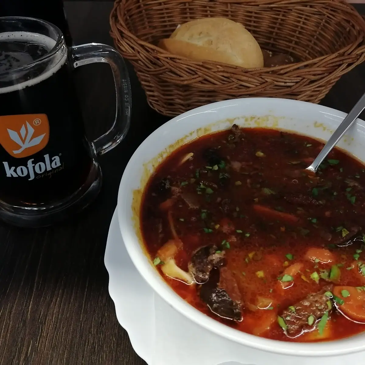 Jókai Bohnensuppe Und Kofola