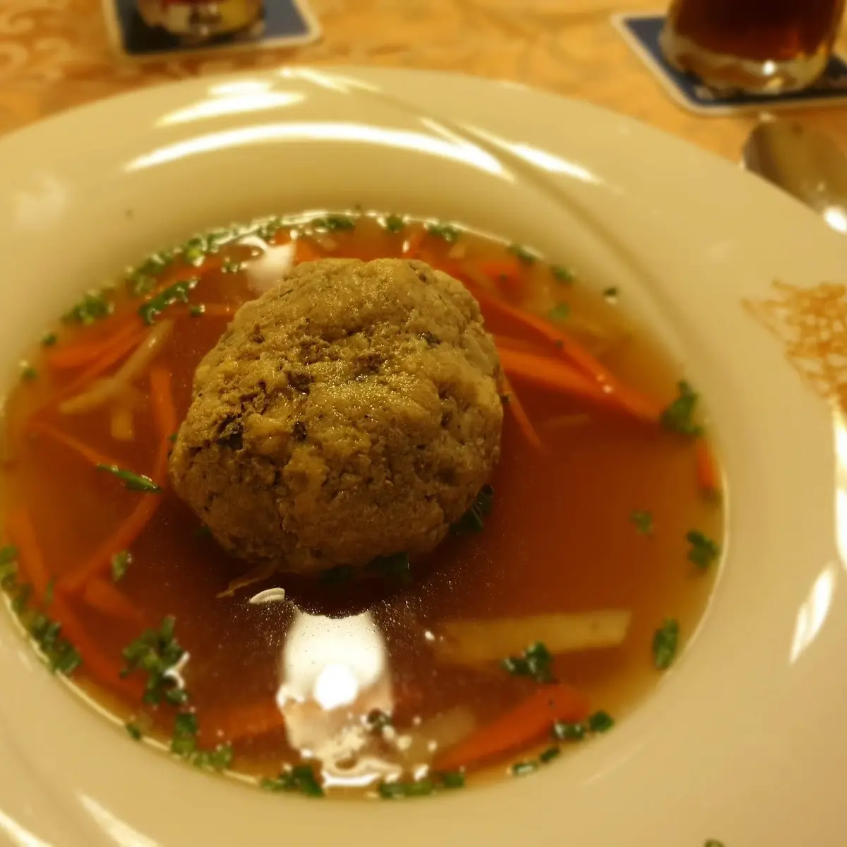 Leberknödelsuppe