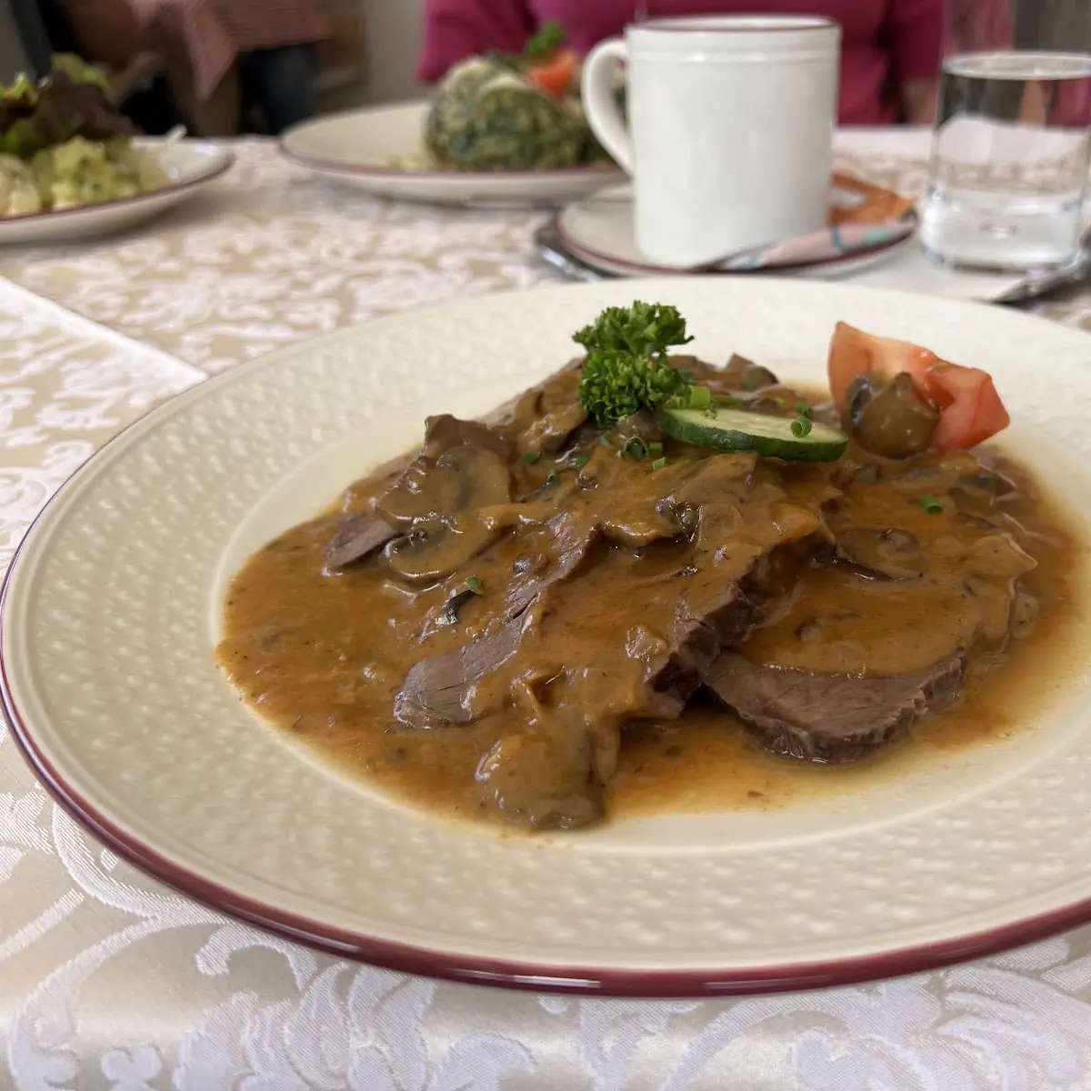 Rinderbraten Mit Champignons