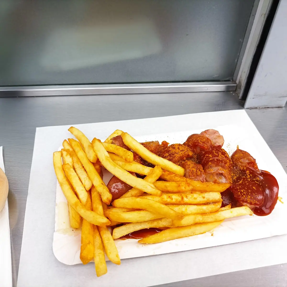 Currywurst Mit Käsekrainer