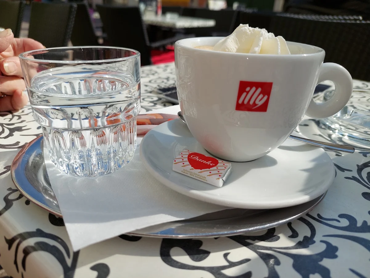 Cappuccino Mit Schlagobers
