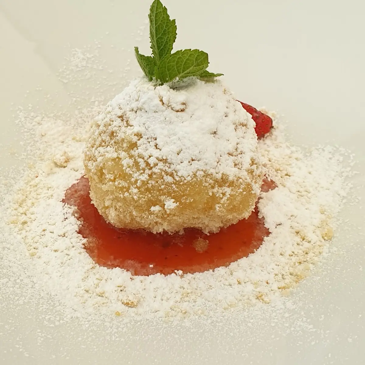Pfirsichknödel Topfenteig Fruchtspiegel