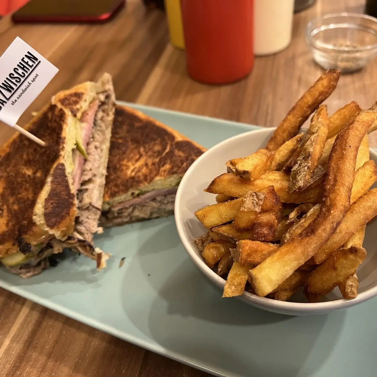 Mit Pommes