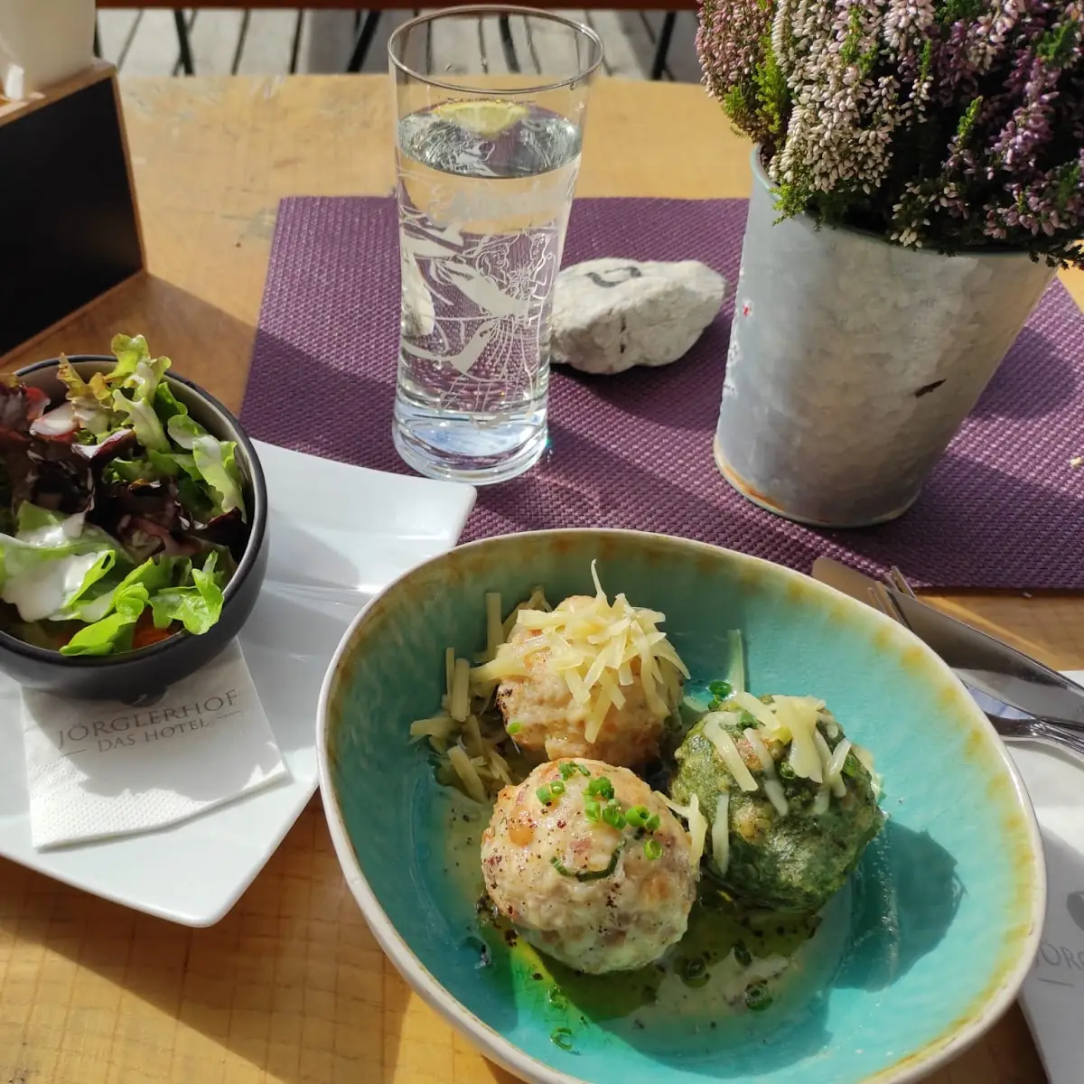 Jörgler's Knödeltris Speck - Käse Und Kräuterknödel
