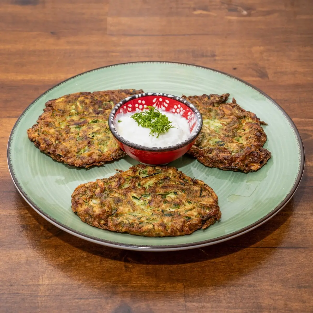 Zucchinipuffer Mit Dill Joghurt 3 Stk