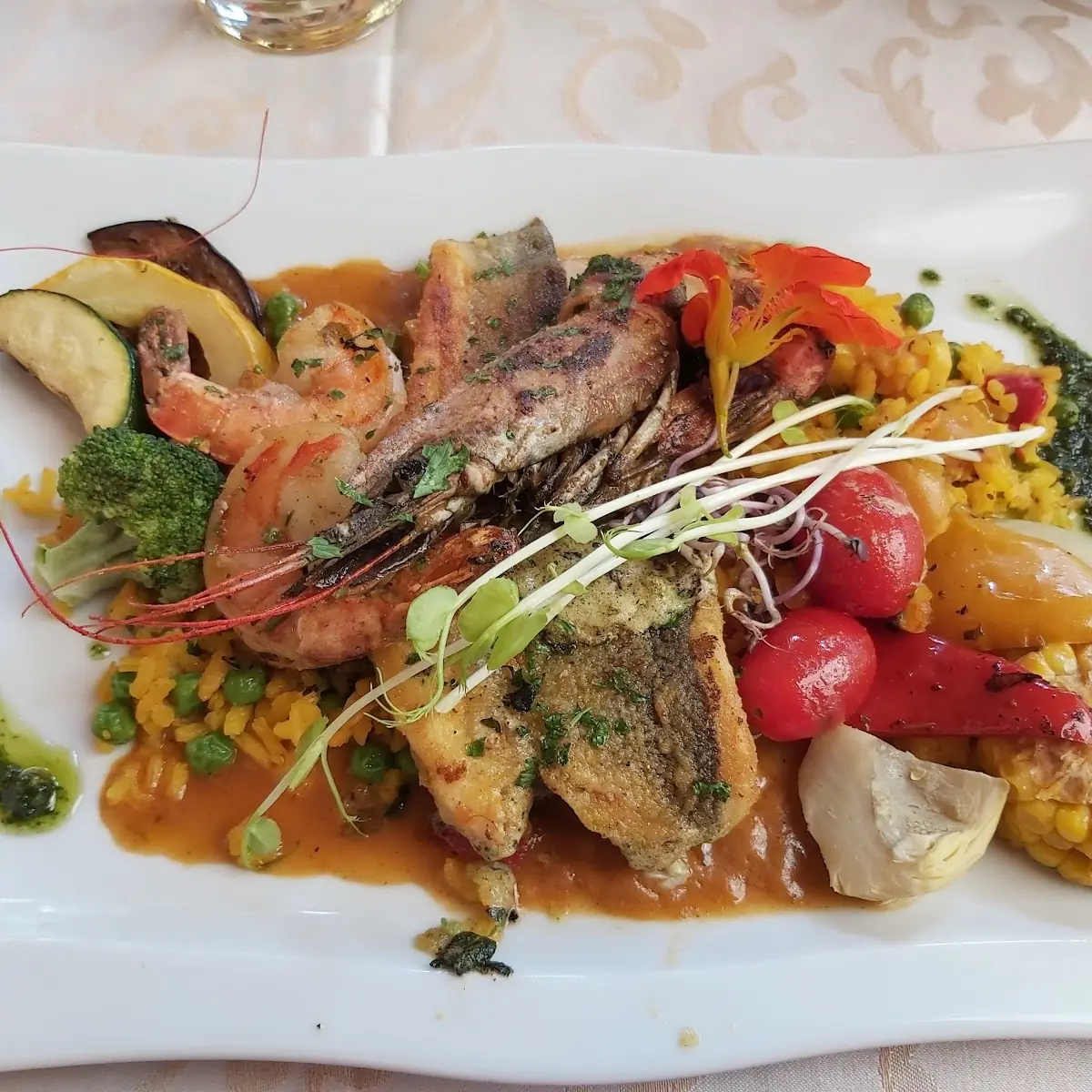 Goldbrasse Und Garnelen