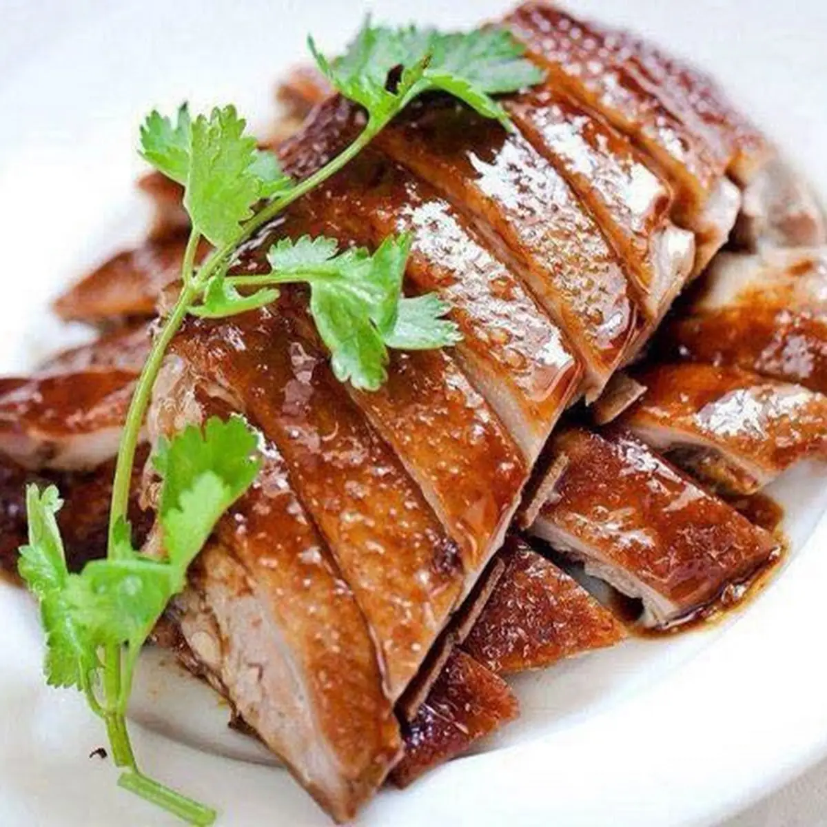 Knusprige Ente mit Curry-Gemüsesauce