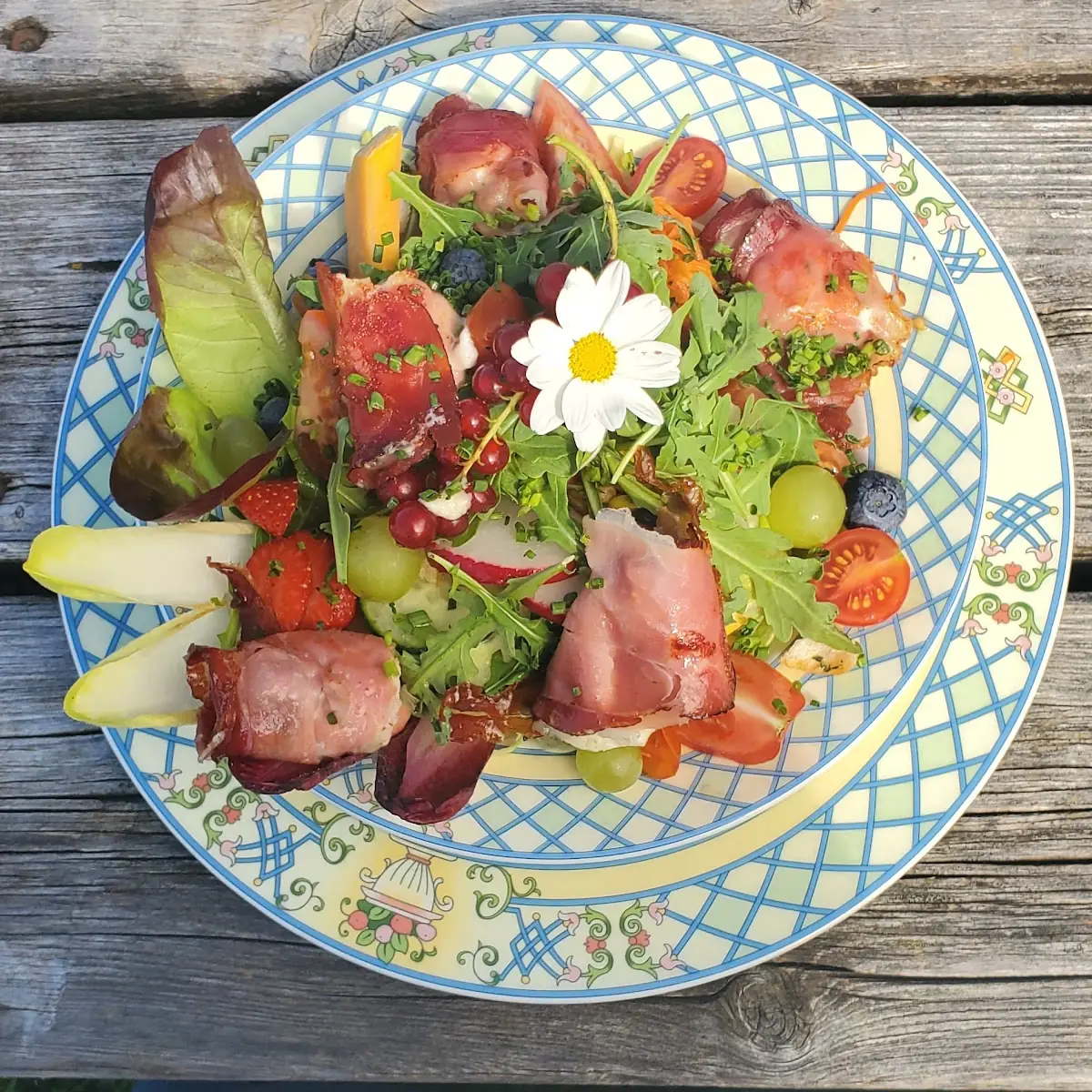 Ziegenkäse Im Warmen Speckmantel Auf Almsalat