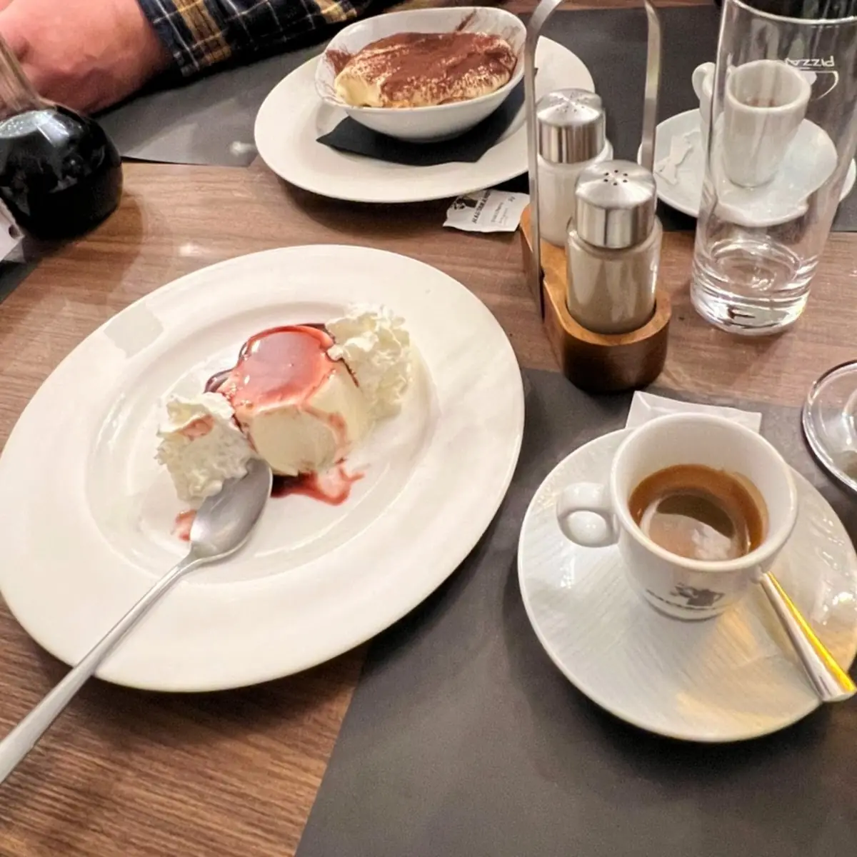 Panna Cotta Und Tiramisu