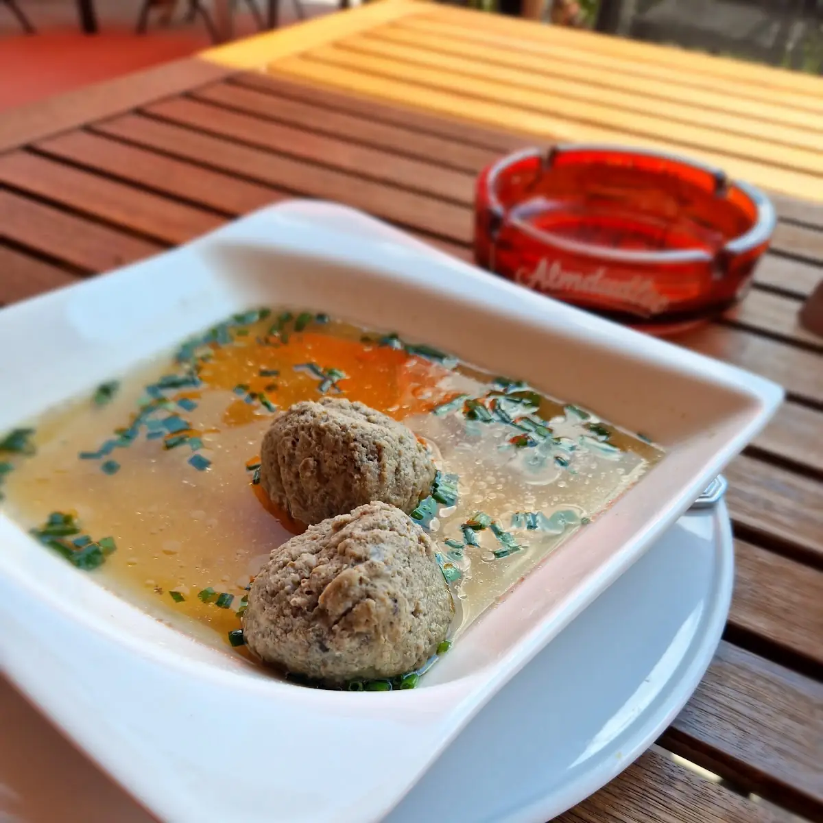 Leberknödelsuppe