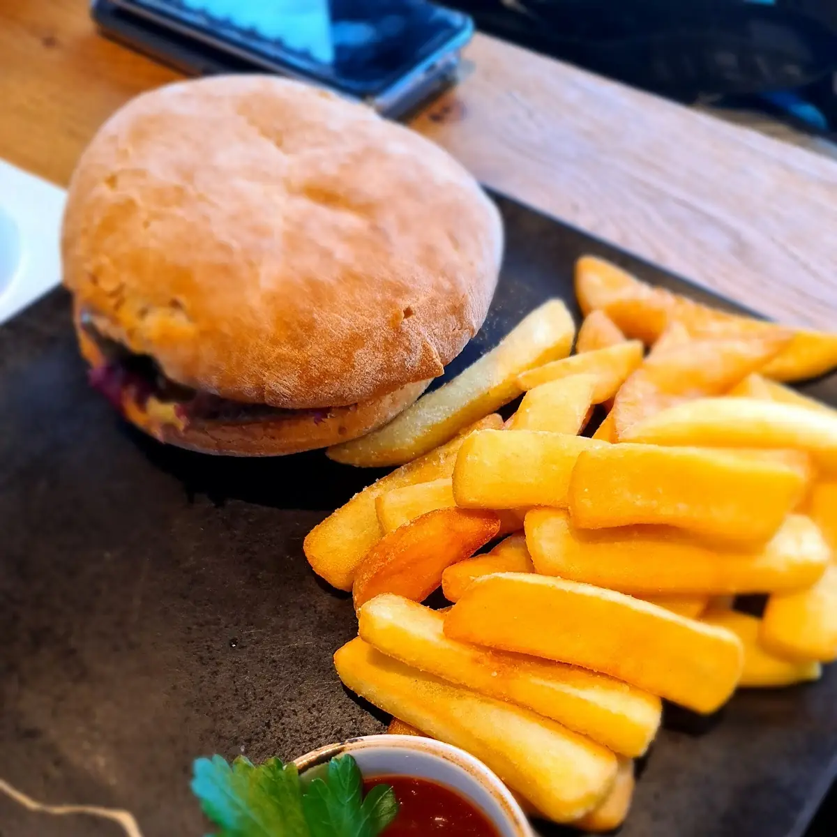 Wildbörger Mit Pommes
