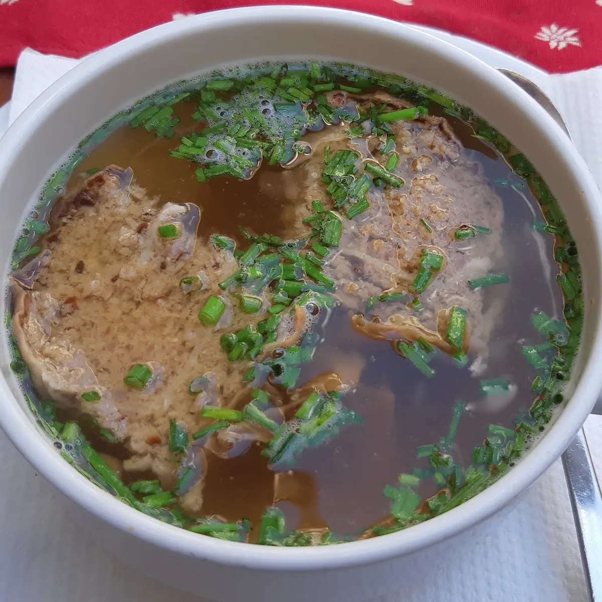 Leberknödelsuppe
