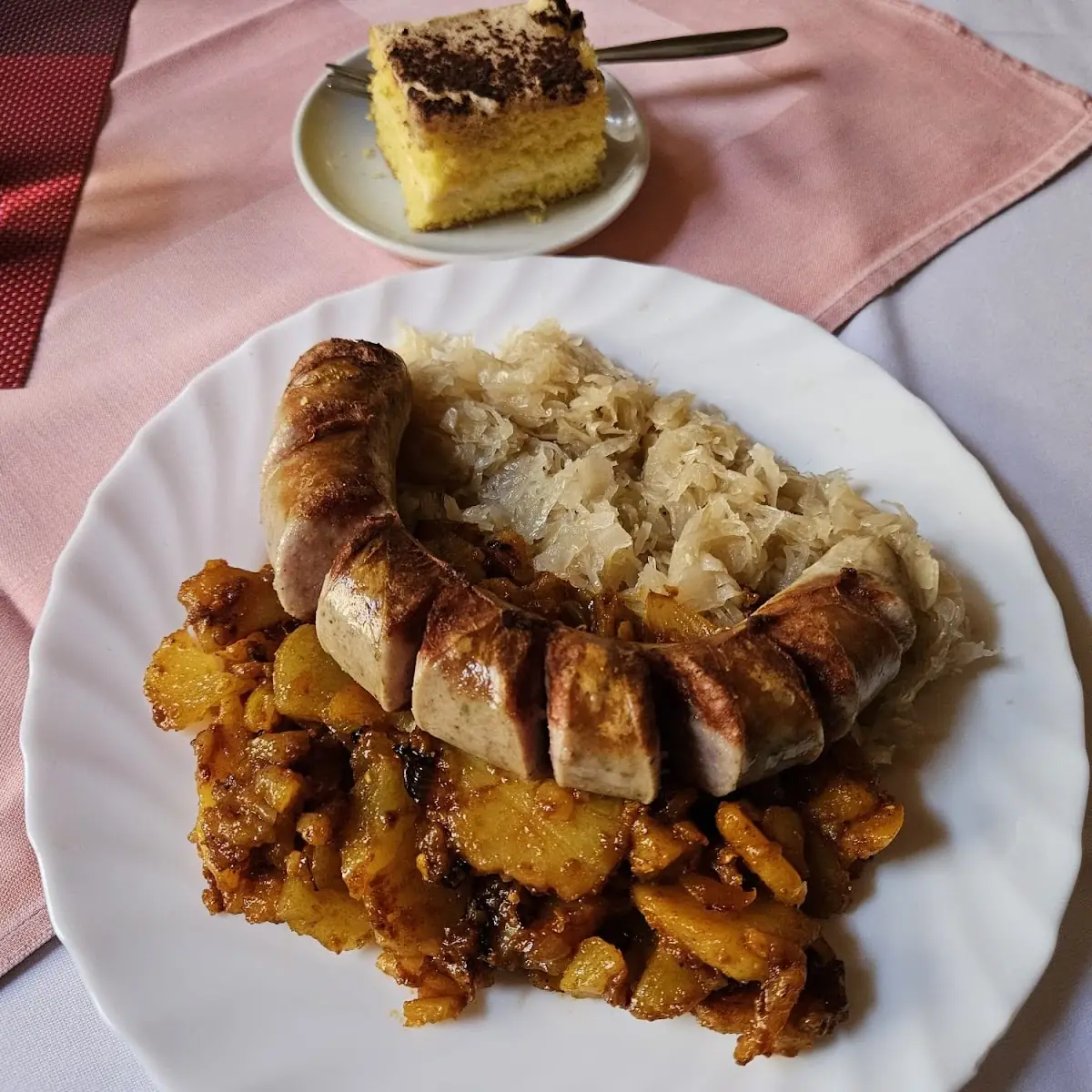 Bratwurst Mit Sauerkraut