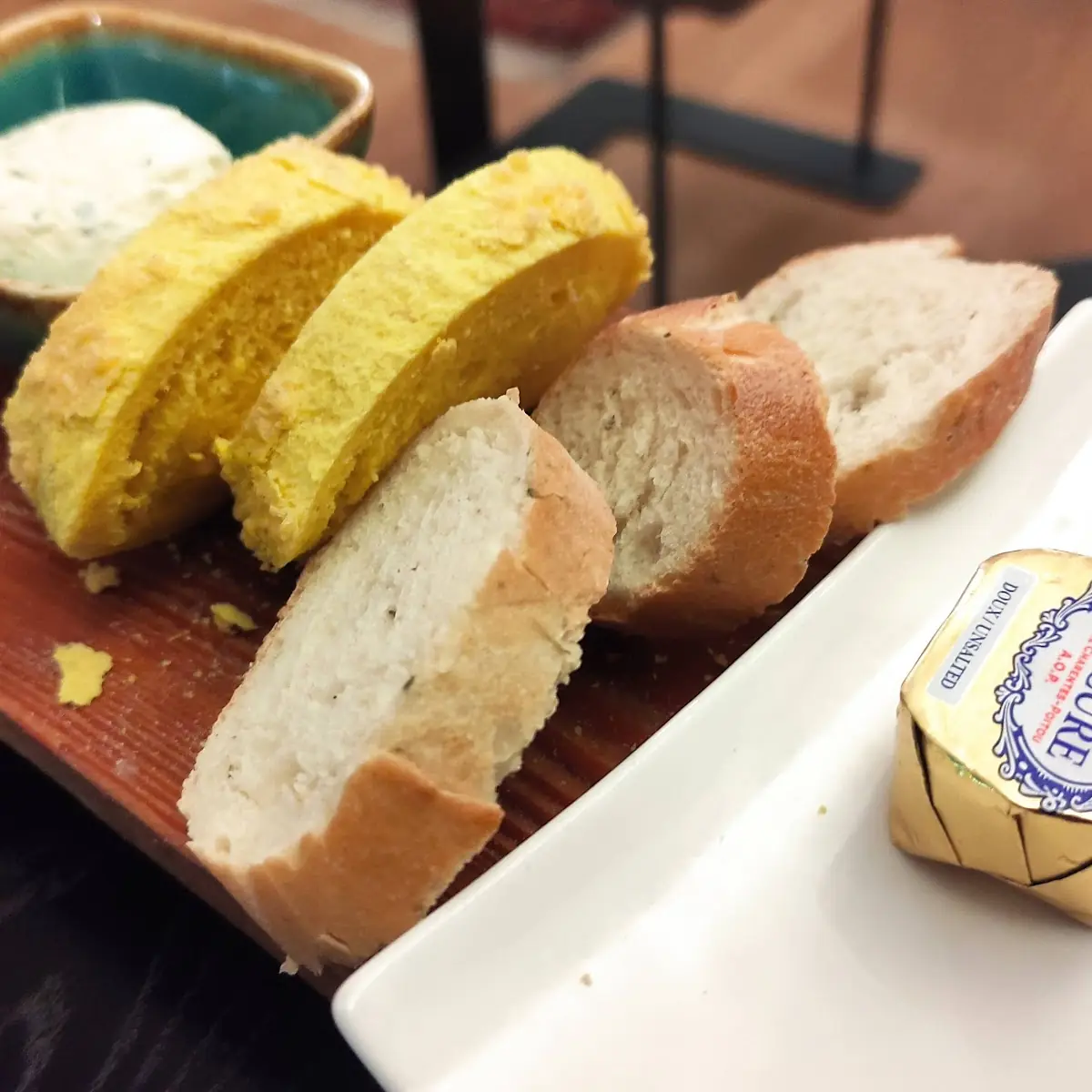 Brot Mit Topfenaufstrich Und Butter