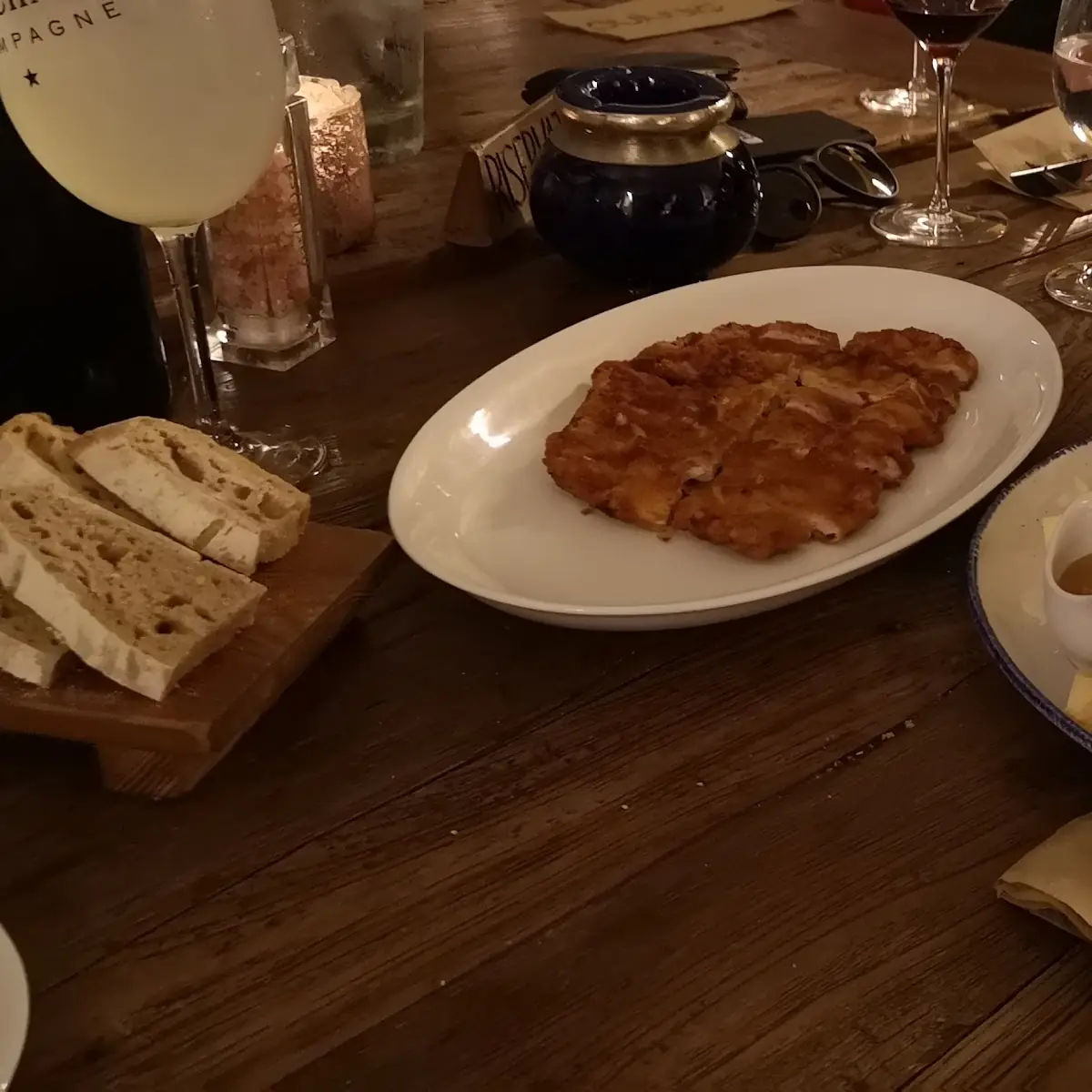 Käseplatte Und Wienerschnitzel