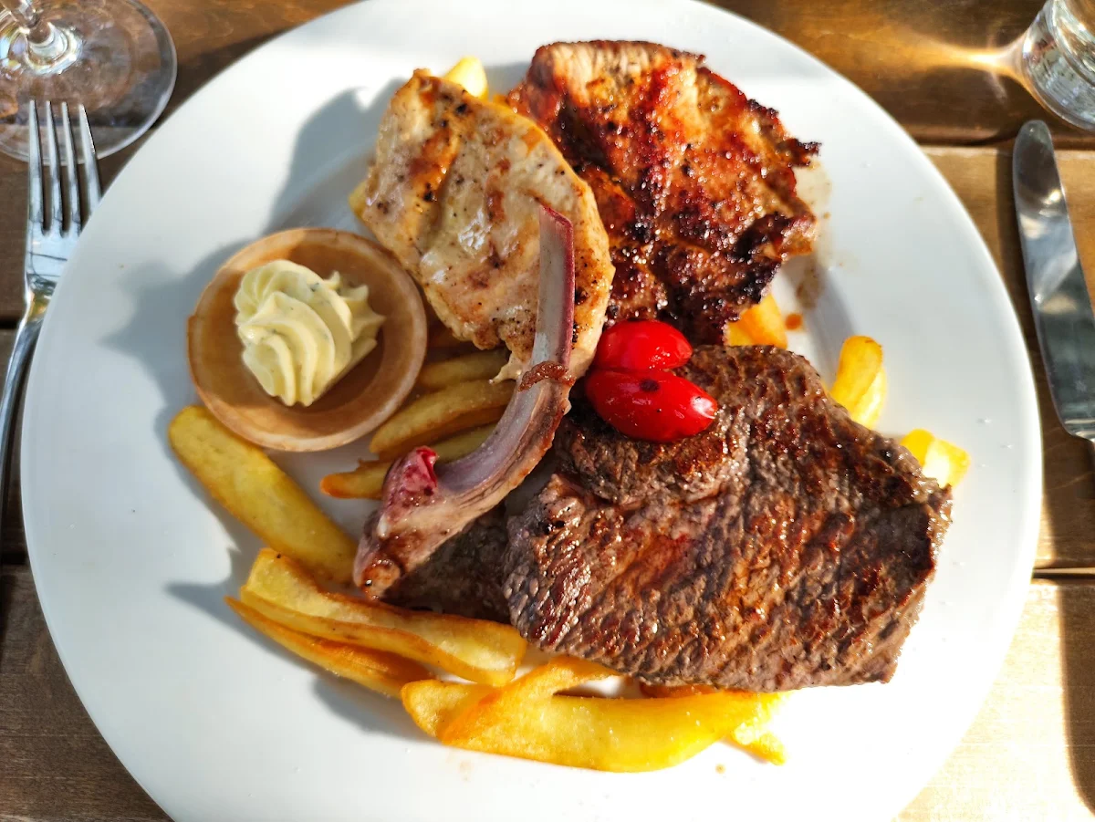 Grillteller Schwein Rind Lamm Und Huhn