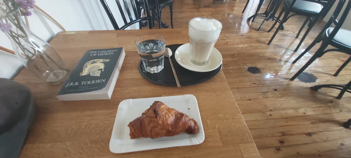 Frappe with Parisian Croissant