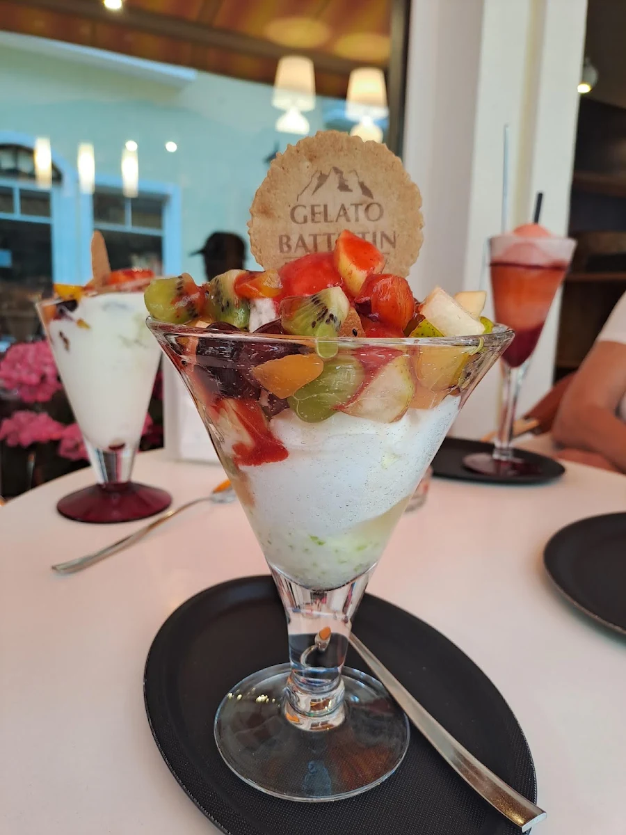 Laktosefreier Fruchtbecher
