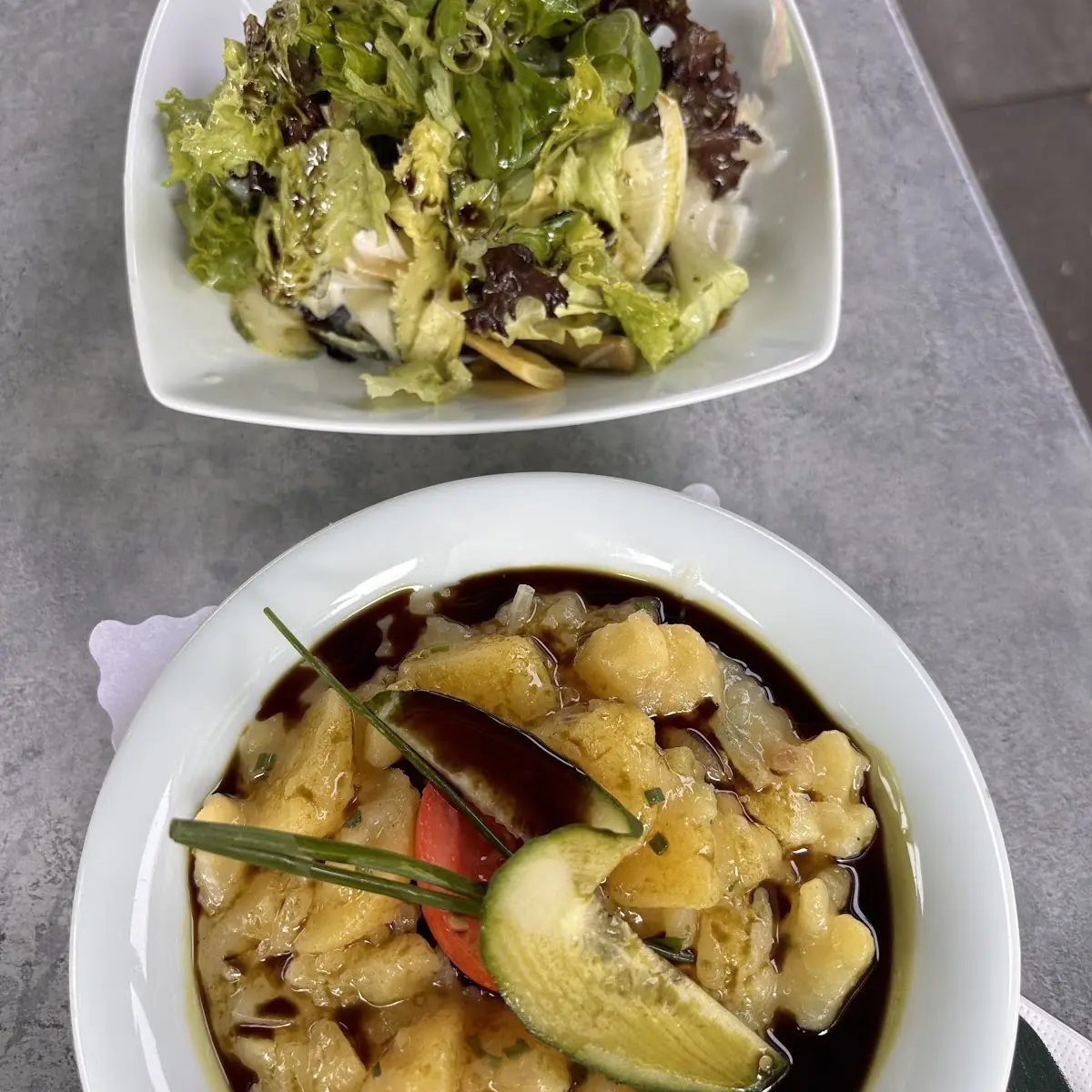 Gemischter Salat Und Kartoffelsalat