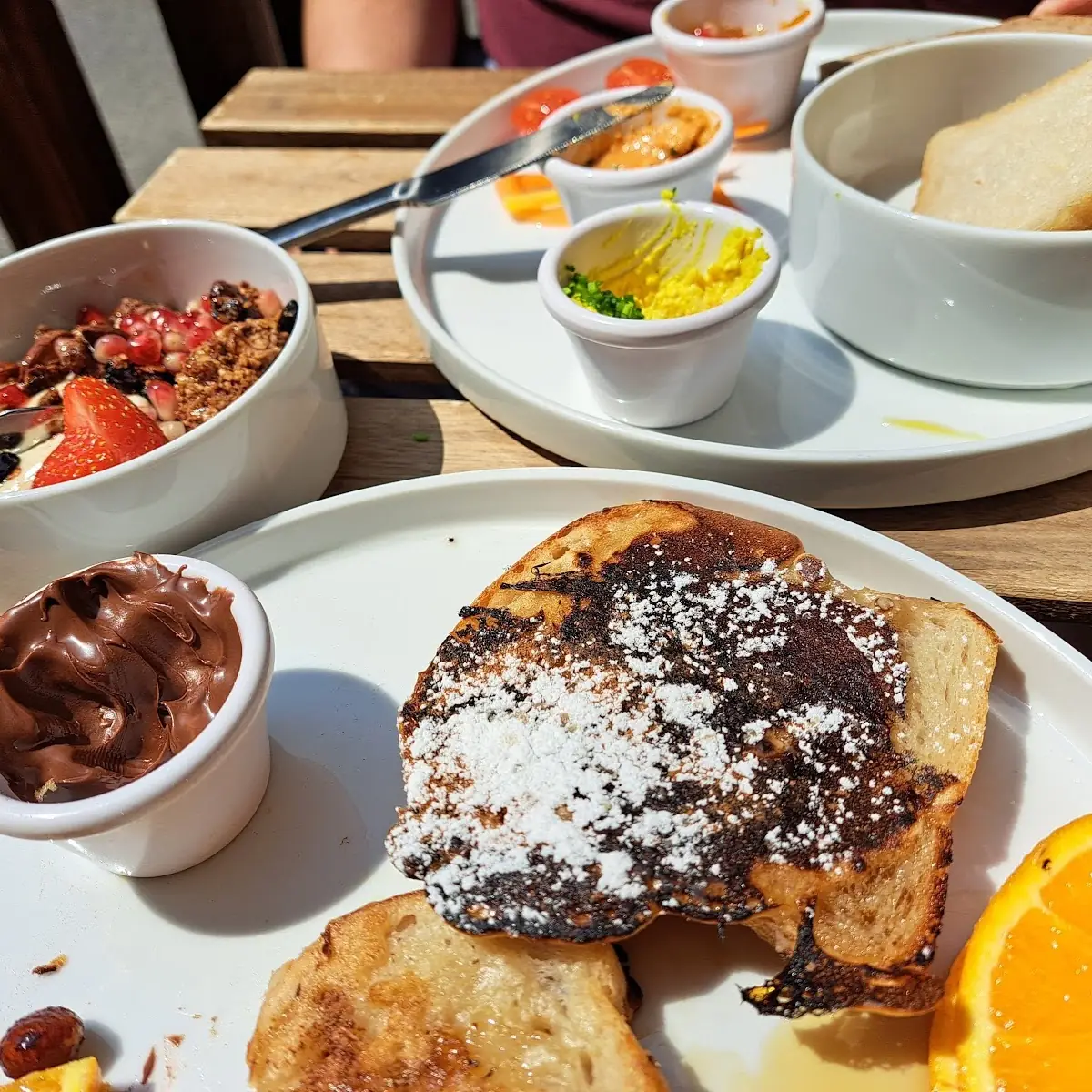 Granola Bowl French Toast Und Basic