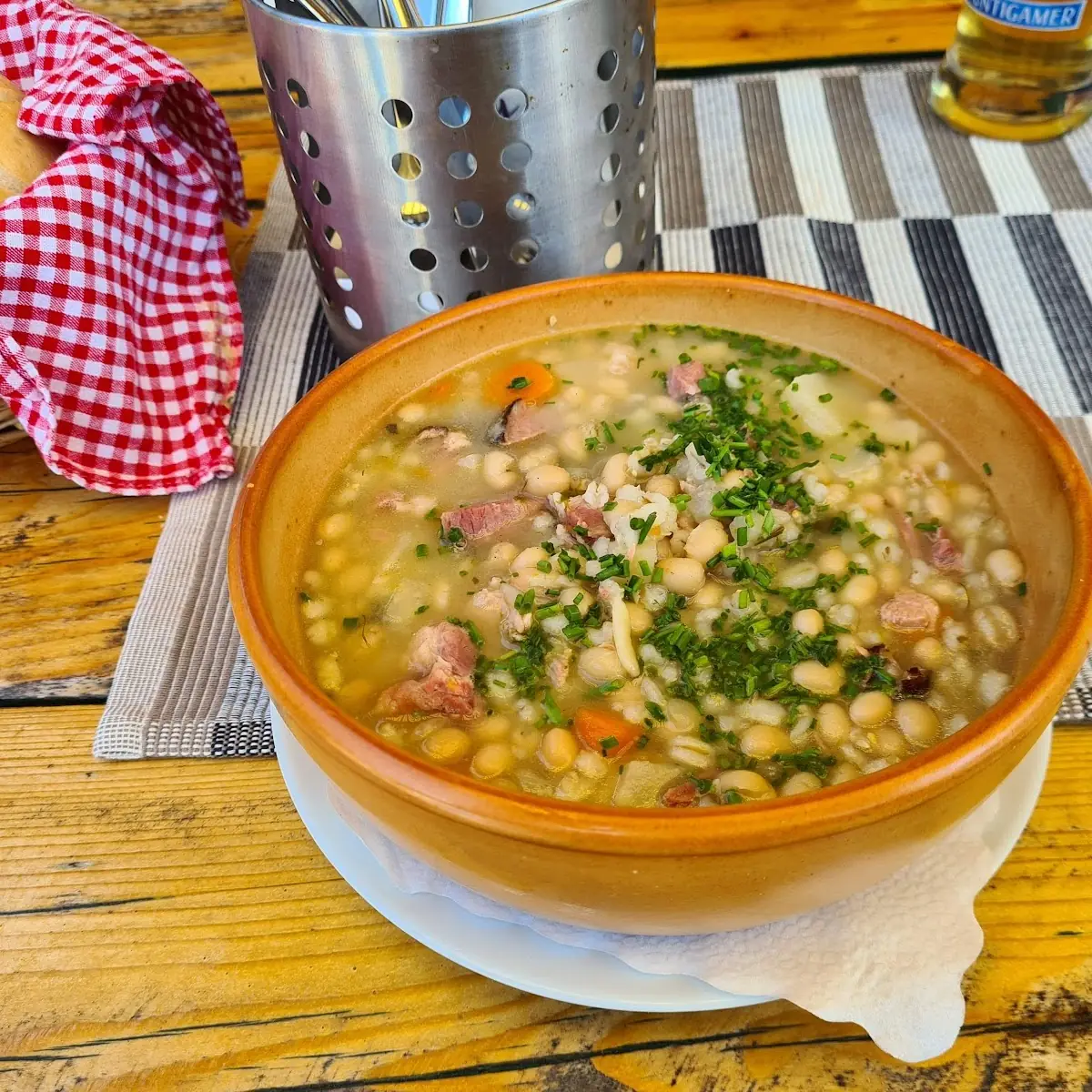 Hausgemachtes Ritschert Mit Brot