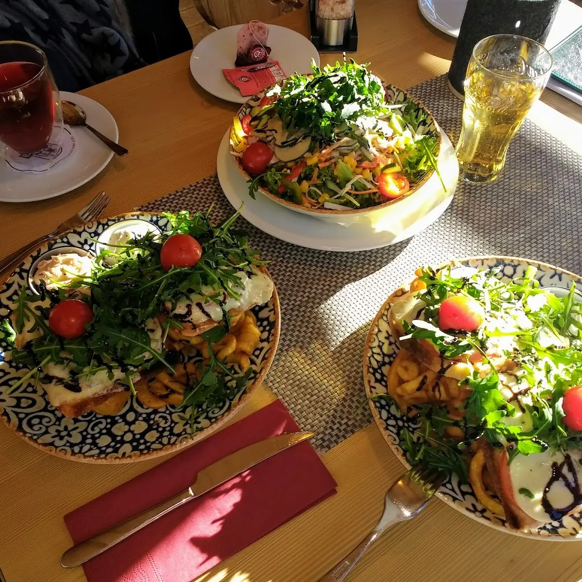 Haustoast Mit Gemischtem Salat