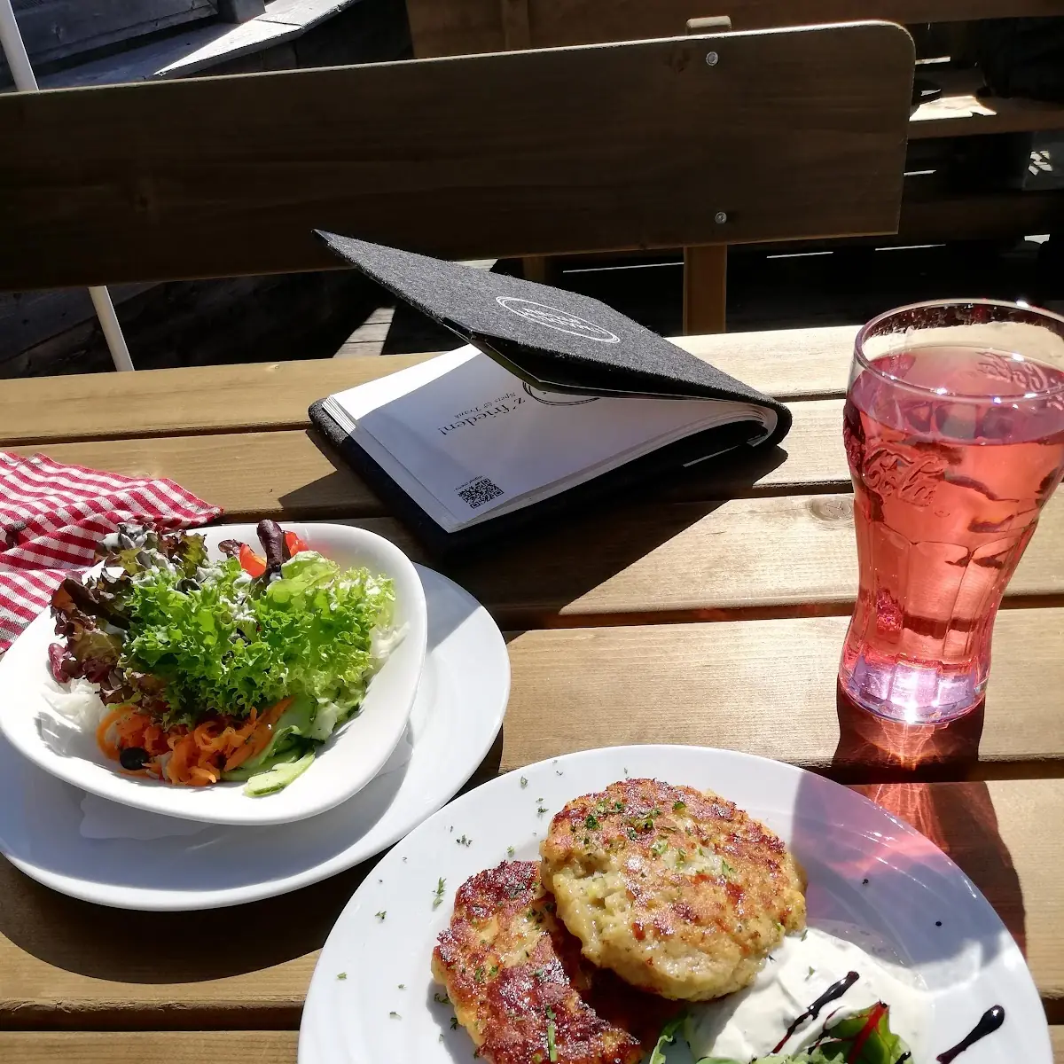 Kaspressknödel Mit Salat
