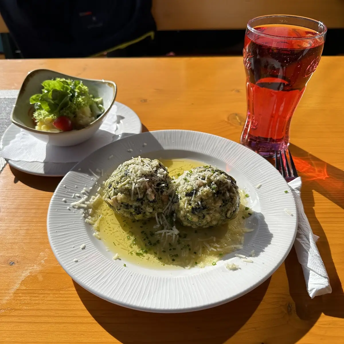 Spinatknödel Mit Butter Und Parmesan