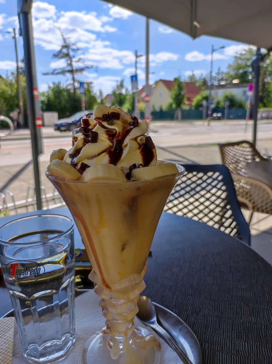 Amarena Cup