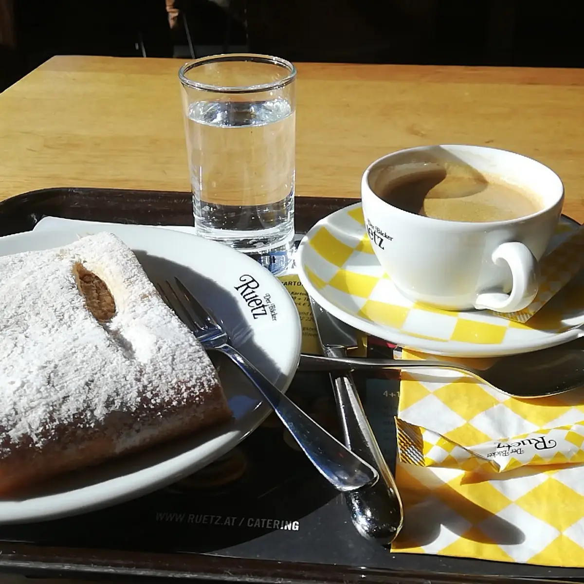 Apfelstrudel Und Kaffee