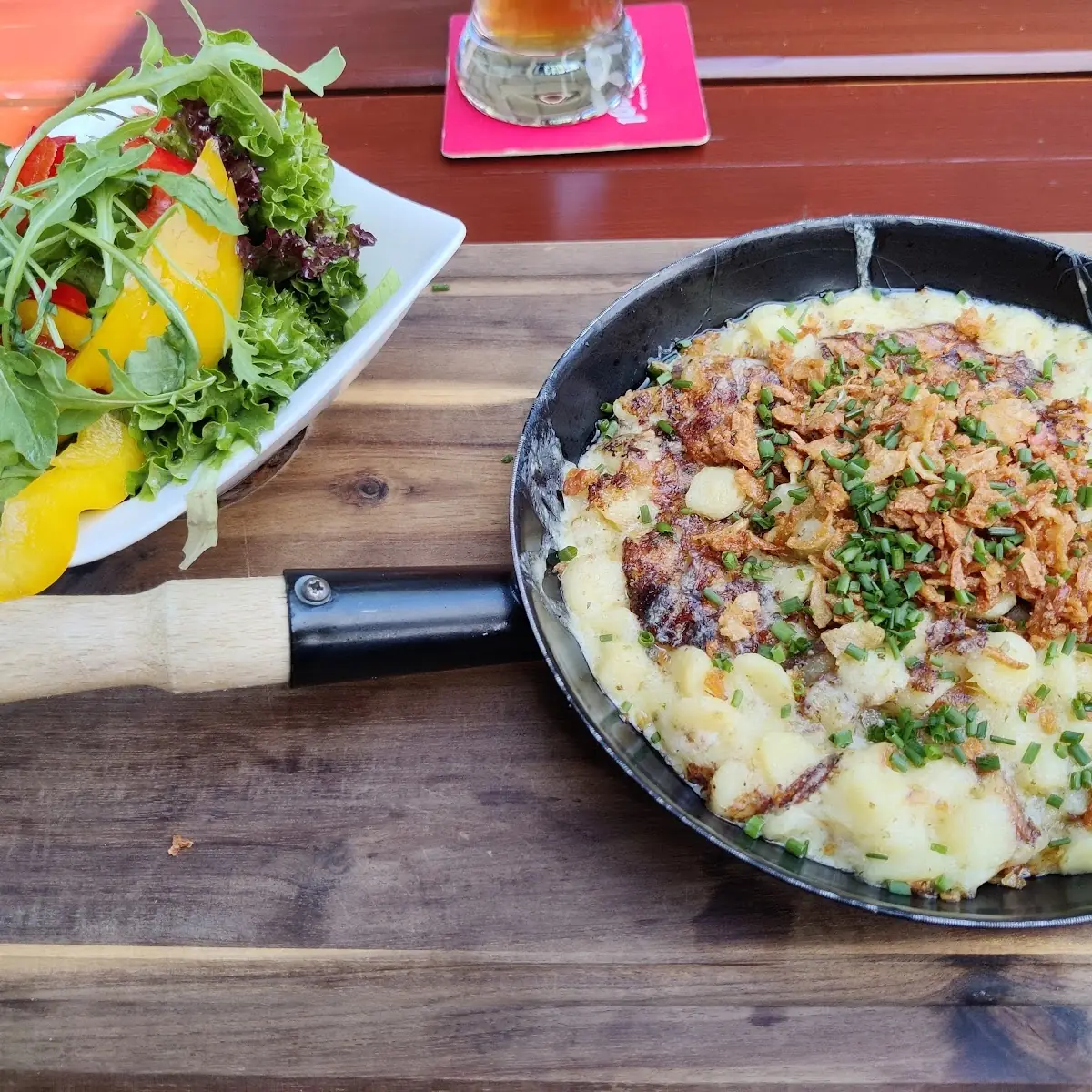 Kasnocken Mit Gem Salat